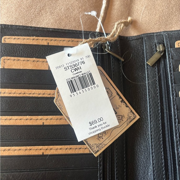 NWT STS Ranchwear Cowhide Wallet with Black and White Pattern - Picture 3 of 3